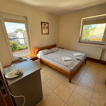 Surowe Wnetrze Homestay Miedzyzdroje